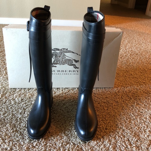 Burberry Shoes - Burberry rain boots